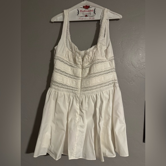 Tiffani - Picture 3 of 4